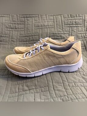 Clarks Women's Shoes Tan & Lilac Lace-up Casual Sneakers Size 8.5 M